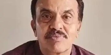 शिवसेना प्रवक्ता संजय निरुपम का तीखा हमला, केजरीवाल की ‘आम आदमी’ छवि पर उठाए सवाल