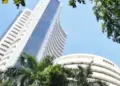 Stock Market Closing : वीकली एक्सपायरी पर फिसला बाजार,&nbsp;निफ्टी 100 अंक लुढ़कर हुआ क्लोज, सभी सेक्टर में बढ़ा दबाव&nbsp;