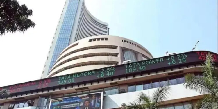 Stock Market Opening : सप्ताह के पहले दिन हरे निशान पर खुला बाजार! निफ्टी 70 अंक चढ़ा और सेंसेक्स में भी बढ़त,&nbsp;मेटल व रियल्टी स्टॉक्स में खरीददारी&nbsp;