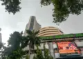 Stock Market Opening :&nbsp;बाजार में तेजी के साथ शुरुआत! निफ्टी ने 25,100 तो&nbsp;सेंसेक्स 81883 पर खुला, इन स्टॉक्स में हो रही खरीददारी&nbsp;