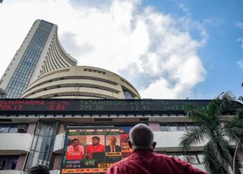 arket Update:&nbsp;सेंसेक्स में 388 अंकों की तेजी निफ्टी 25200 के पास,&nbsp;Power Grid और Coal India समेत ये स्टॉक्स बने टॉप गेनर&nbsp;