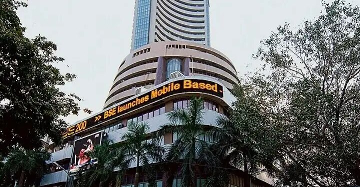 Stock Market Update : क्या आज खुलेंगे सेंसेक्स-निफ्टी या भाई दूज क मौके पर रहेंगे बंद ? निवेशक यहाँ दूर करे अपनी दुविधा&nbsp;