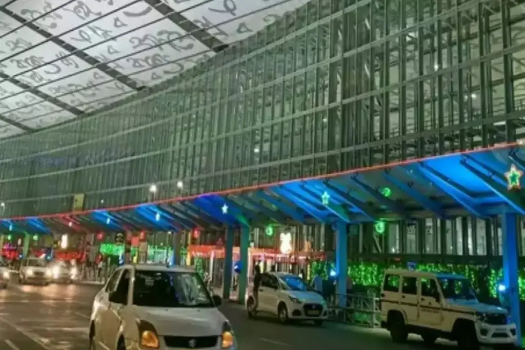 Subhash Chandra Bose International Airport of Kolkata achieved new record during Durga Puja
