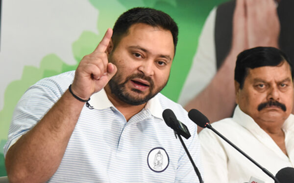 Tejashwi Yadav's bet before Bihar elections, announcement of 'one government job in every house'