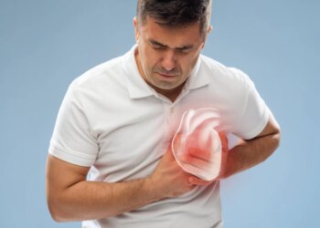 The body gives signals before a heart attack, know which symptoms are dangerous and ignoring them can be costly.
