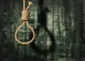 The person who returned from Dubai killed his wife and hanged himself from the fan