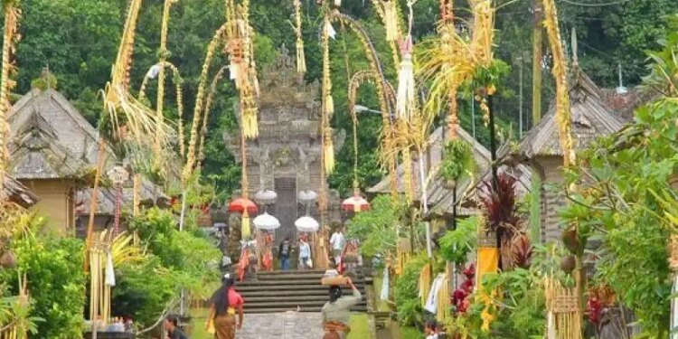 The world's cleanest Hindu village is in this Muslim country, not India, know how to reach this unique place.