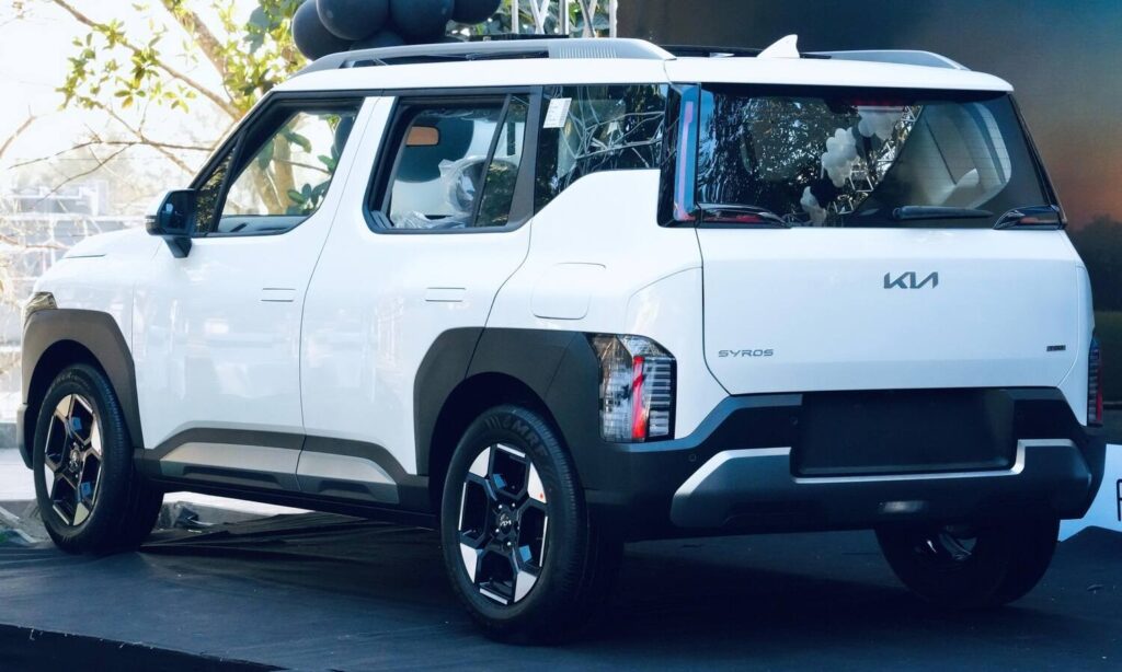 Syros Suv