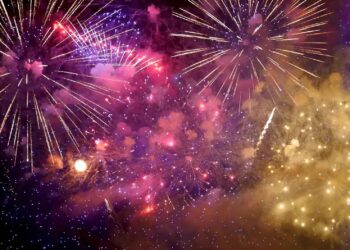 This time firecrackers are not banned in Delhi on Diwali, Supreme Court gave green signal to green firecrackers.