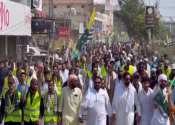 Thousands of people in POJK, Pakistan government is shaking due to unrest