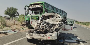 Tragic road accident in Barmer: Fierce collision between bus and Bolero Camper, driver dies