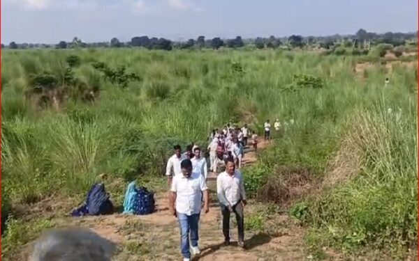 Two villages face to face due to land dispute, administration on the spot