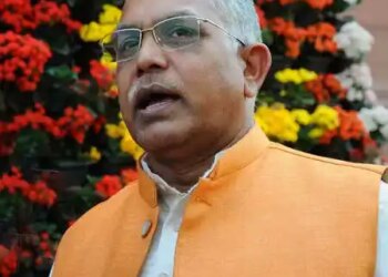 बंगाल में हर तरफ हिंसा, टीएमसी बल प्रयोग से जीतना चाहती है चुनाव : दिलीप घोष
