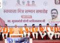 Yogi Adityanath Announces ore-20K Direct Benefit for Sanitation Workers in Varanasi | Swachh Bharat | Varanasi: Yogi's roar! Said- 20 thousand directly in the account of cleanliness workers, no one will be able to exploit now! , News Track in Hindi