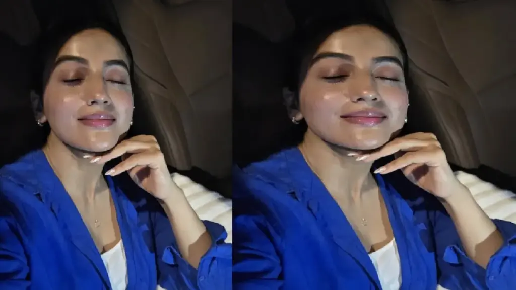 You will fall in love with Akshara Singh's glass skin, the actress shared her boss lady look.