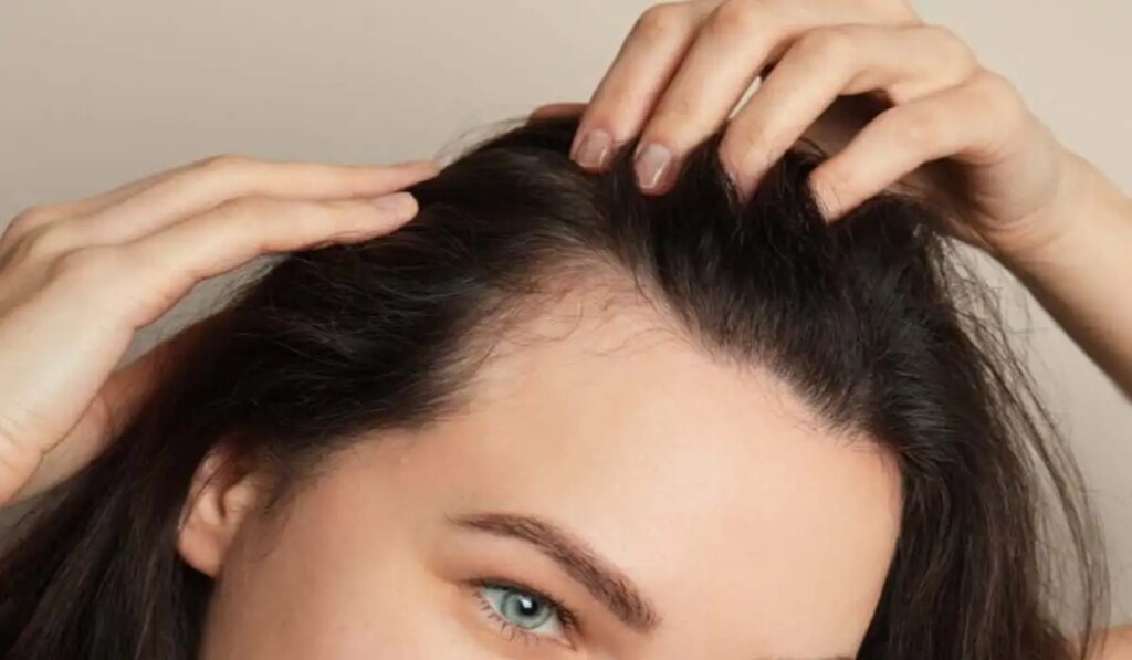 30 Days Hair Care Plan: झड़ते बालों से परेशान? अपनाएं न्यूट्रिशनिस्ट के बताए ये हेल्दी फूड, दिखेगा कमाल का फर्क
