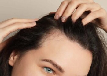 30 Days Hair Care Plan: झड़ते बालों से परेशान? अपनाएं न्यूट्रिशनिस्ट के बताए ये हेल्दी फूड, दिखेगा कमाल का फर्क