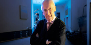 97 year old James Watson, who discovered DNA structure, passes away, such was his journey from research to criticism.