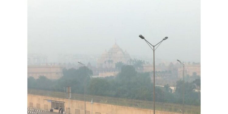 AQI gave minor relief to people in Delhi, air quality still in 'very poor' category