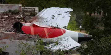Air India Plane Crash Case: You should not keep the burden in your mind, the pilot is not being blamed, the Supreme Court told the late captain's father in the Air India plane crash case, The pilot is not to blame, the Supreme Court heard the petition of the late captain's father in the Air India plane crash case.