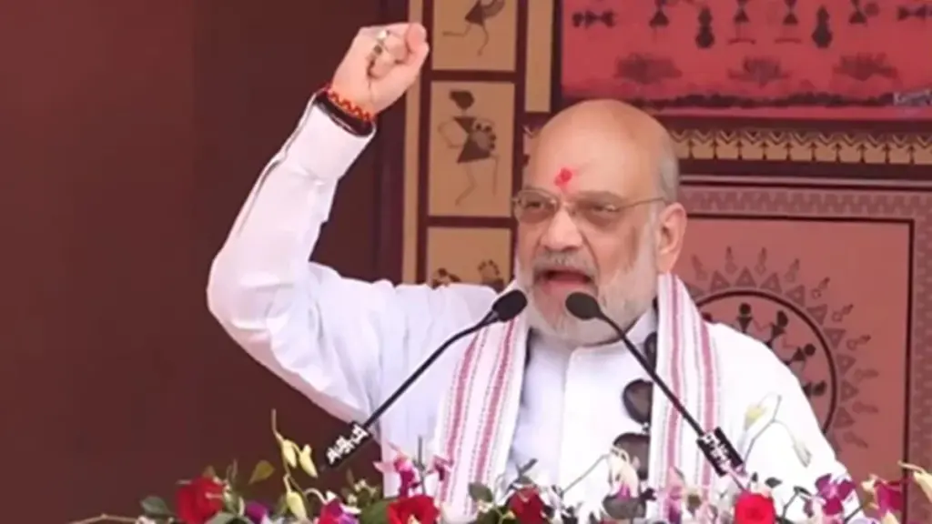 Amit Shah fired verbal arrows at Congress and RJD: Infiltrator vote bank, jungle raj, murder, loot, ransom...Amit Shah fired verbal arrows at Congress and RJD.