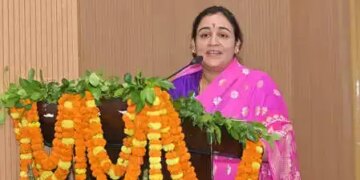 विश्व कप 2025 की प्लेयर ऑफ द सीरीज दीप्ति शर्मा को अपर्णा यादव ने दी बधाई