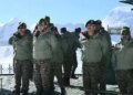 Army Chief reaches forward posts, reviews military preparations in border area
