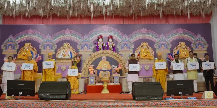BAPS 'Jeevan Utkarsh Mahotsav' Jabalpur, Second Day: A new ray of education and culture, 'IPDC' and 'Let's become ideal' were launched from the stage of BAPS's 'Jeevan Utkarsh Mahotsav' in Sanskardhani Jabalpur.