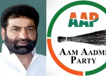 Big blow to Aam Aadmi Party in Delhi, former MLA Shoaib Iqbal suddenly resigns