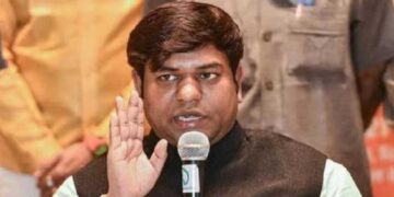 Bihar Assembly Election 2025 Rahul Gandhi Fishing | Mukesh Sahani NDA | BJP Congress VIP | Insult to the seafarers community in Bihar! NDA leaders take a dig at Rahul's fishing, Mukesh Sahni... News Track in Hindi