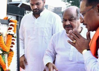 CM Vishnu Dev Sai Pays Tribute on Chhattisgarh Silver Jubilee Chhattisgarh News: CM Sai paid tribute to Mahtari on his silver jubilee year. News Track in Hindi