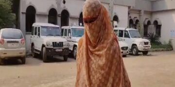 Chhattisgarh Crime News| Ward Boy Demands Money From Woman. Ward Boy Demands Physical From Woman. Have a relationship with me, you will get a job..., ward boy put an 'obscene' condition in front of the woman. News Track in Hindi