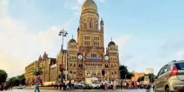 Compared to MHADA lottery, people of Mumbai are not liking BMC's expensive houses, only 1943 applications for 426 houses.