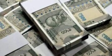 देश की सबसे बड़ी IT रेड! करोड़ों के गहनों के साथ बारामद हुए&nbsp;₹1,35,00,00,000 नगद रूपए, जाने कहाँ और कैसे हुई छापेमारी ​​​​​​​