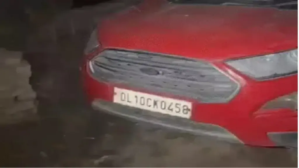 Delhi Blast Case: Police traced the red Eeco Sports car suspected in the Delhi blasts case, found parked near Khandawali village in Haryana.