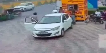Delhi Car Blast Case CCTV Video: Many CCTV videos related to Delhi car blast surfaced, car number HR 26 CE 7674 seen at these places, many CCTV videos of the i20 car linked to the delhi blast near Red Fort have surfaced on social media