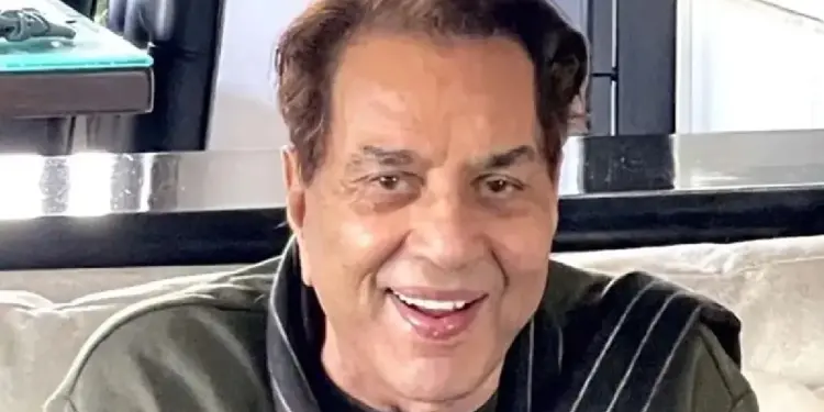 Dharmendra Health Update: Dharmendra's condition is critical, his team provides health update, Hema Malini and Sunny Deol rush to hospital, fans pray for his well-being.