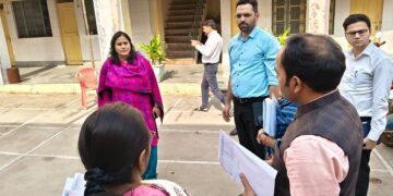 Divisional Commissioner and District Election Officer inspected SIR