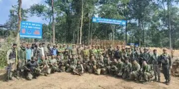 Encounter between security forces and Maoists in Bijapur, 6 dead, search operation continues in the area
