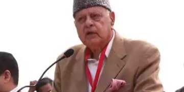 फारूक अब्दुल्ला ने एलजी पर जन कल्याणकारी योजनाओं की फाइलों में देरी करने का लगाया आरोप