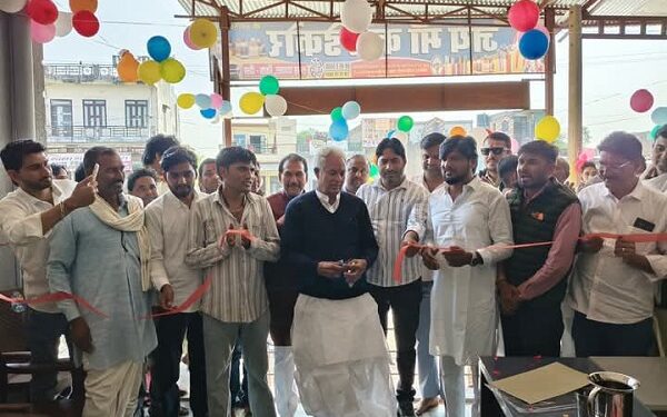 Former minister inaugurates car decoration center in Ramgarh Pachwara