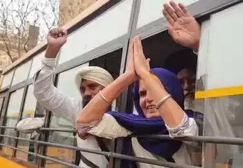 सिख तीर्थयात्रियों का जत्था पाकिस्तान रवाना, प्रकाश पर्व में होंगे शामिल