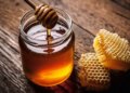 Honey is 'Tridoshahar', correct consumption method can increase its medicinal properties.