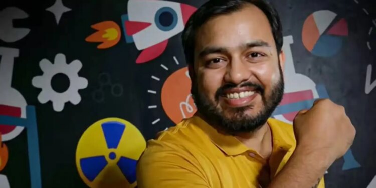 घर बिका, मुश्किलें आईं, लेकिन पढ़ाने का जुनून नहीं रुका, जाने Physics Wallah के अलख पांडे कैसे बने&nbsp;14000 करोड़ के मालिक