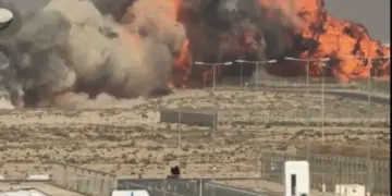 Indian plane crashes in Dubai, Army starts investigation, pilot dies on the spot.