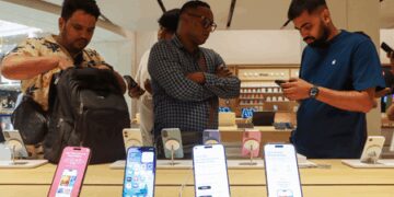India's smartphone market reaches five-year high in third festive quarter of 2025