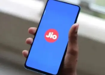 1 दिसंबर से&nbsp;Jio-Airtel-Vi यूज़र्स को लगने वाला है बड़ा झटका! महंगे हो जाएंगे सभी रिचार्ज प्लान, जाने कितनी बढ़ेंगी कीमतें&nbsp;