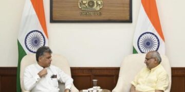 Manish Tiwari met the Vice President, expressed concern over the restructuring of Punjab University.
