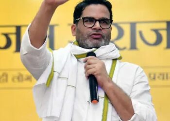 Munger Election Shock for Prashant Kishor. Jan Suraaj Candidate Sanjay Singh Joins BJP Before Voting | Big shock to Prashant Kishor just before voting! Sanjay Singh joins hands with BJP, now there will be a big contest. News Track in Hindi