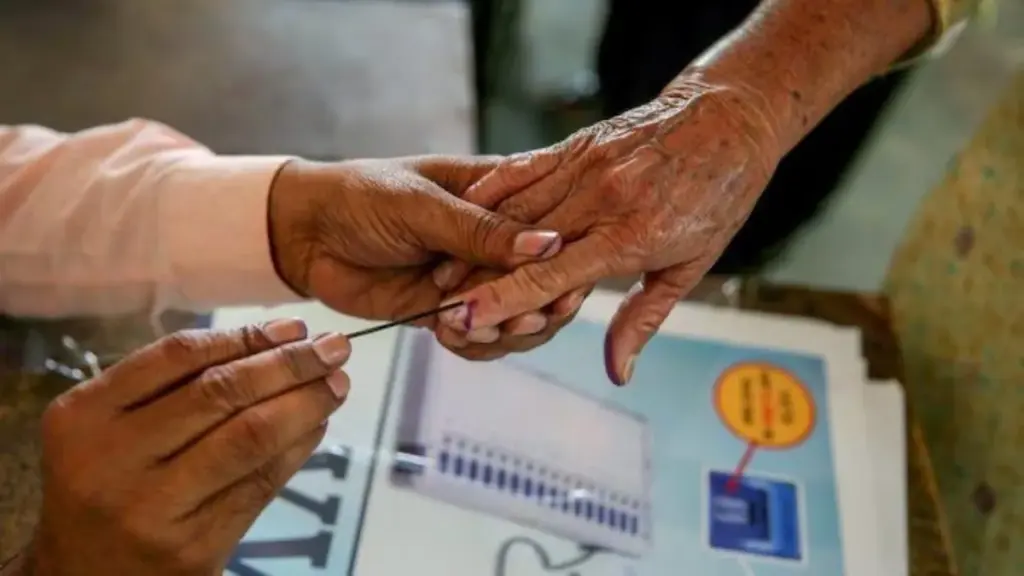 Municipal Elections Announced In Maharashtra: Municipal elections announced in Maharashtra, voting for 246 municipal councils and 42 nagar panchayats on December 2.